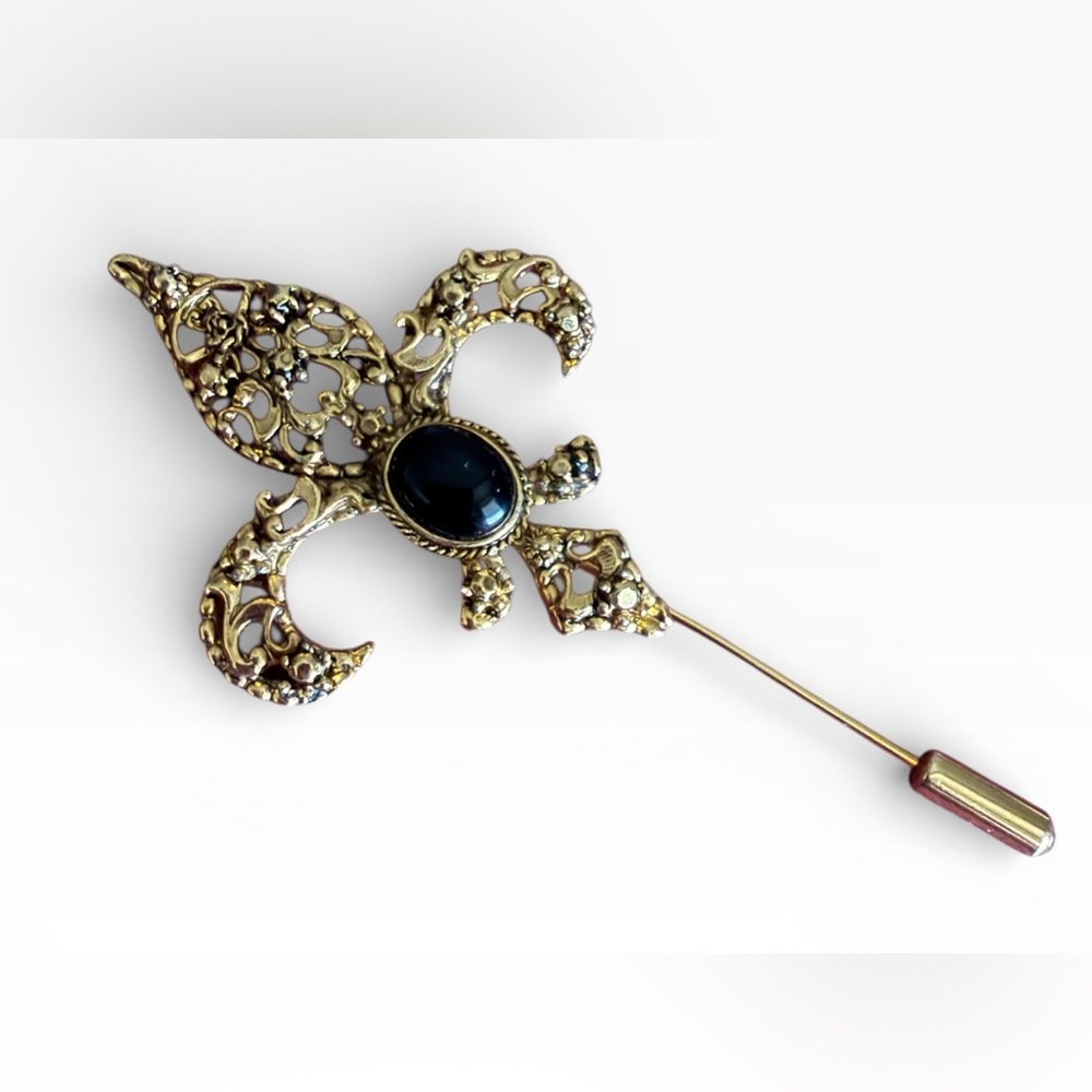 Vtg Large Fleur-de-Lis Stick Pin- Hat Pin- Stick Brooch- Gold & Onyx Cabochon